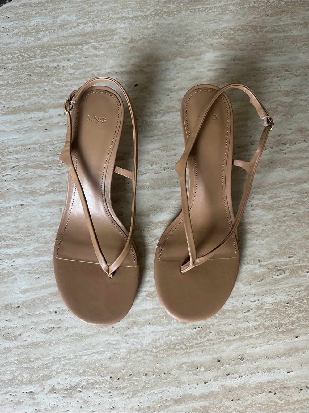Mango MNG Nude Thong Kitten Heel Sandals Size 39 / US 8.5